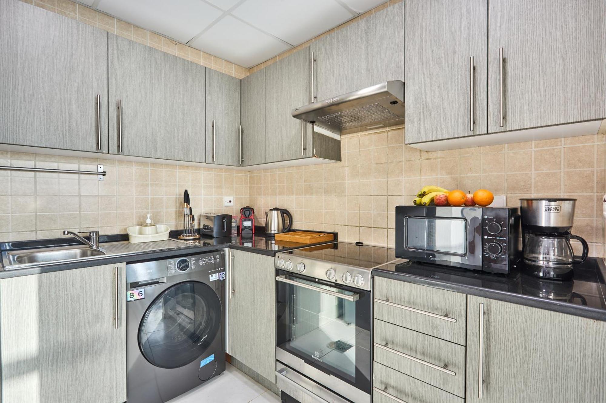 Stylish 2 Bedroom With Marina View & Balcony, Marina *