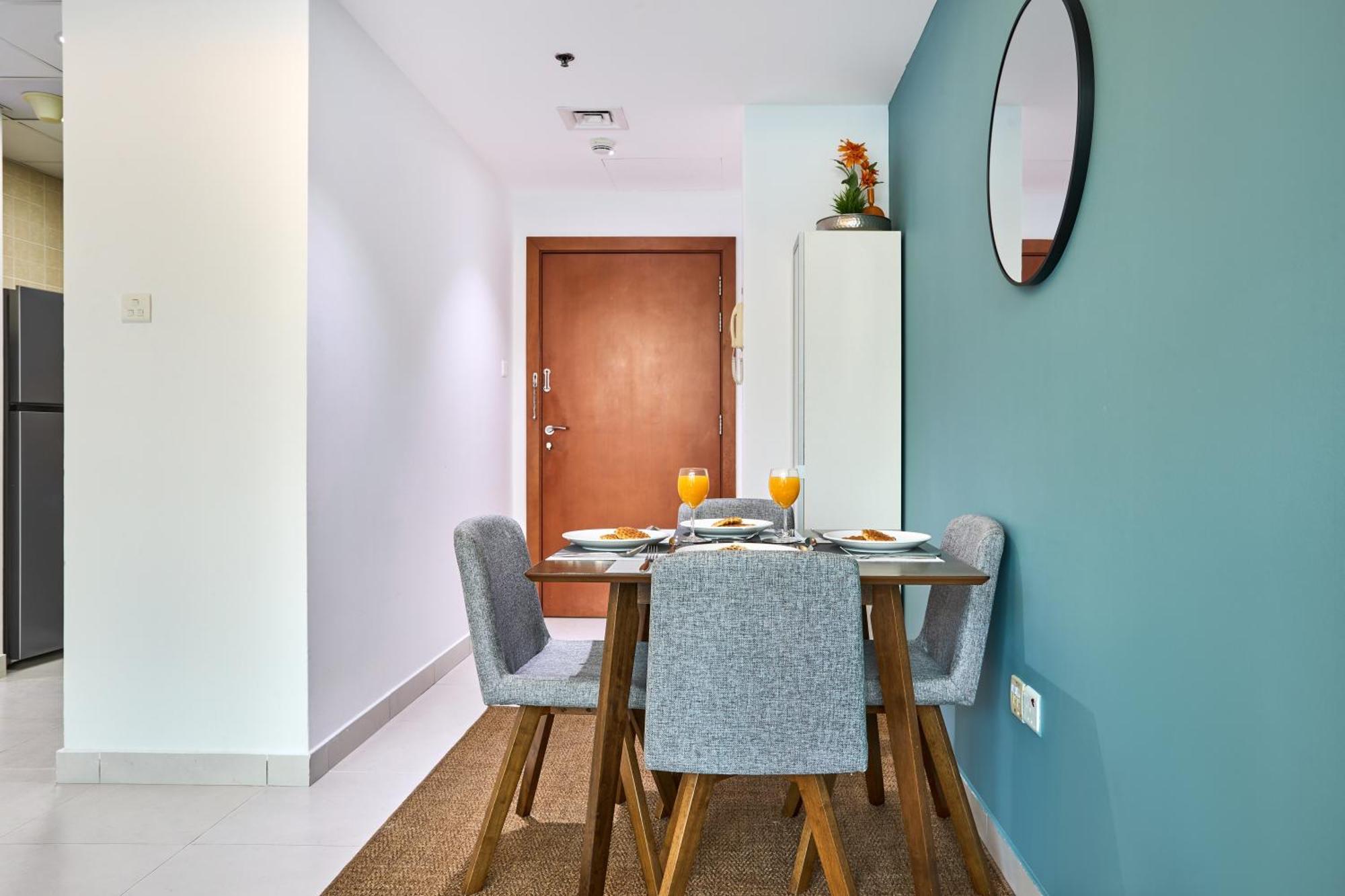Stylish 2 Bedroom With Marina View & Balcony, Marina Dubai