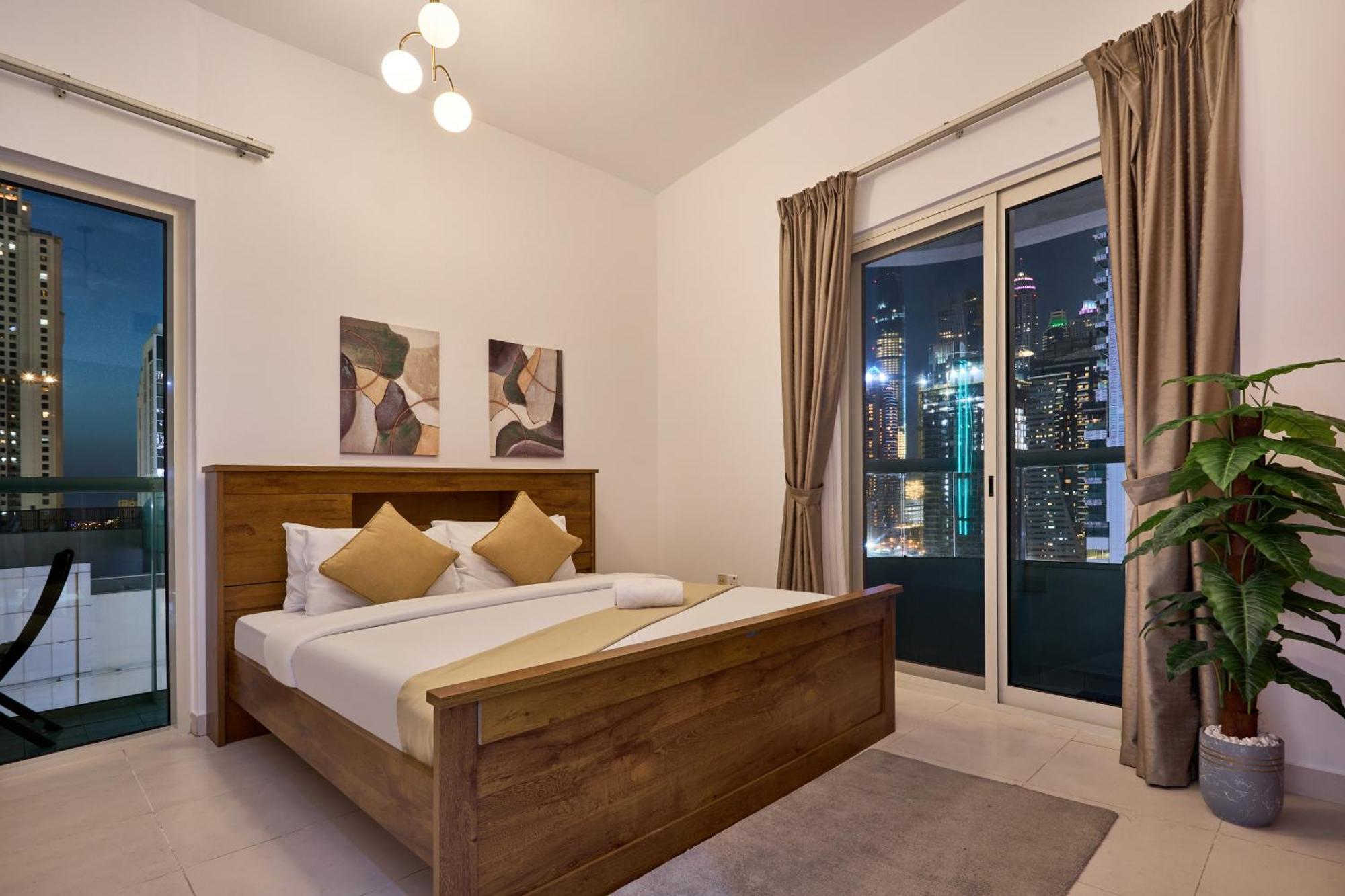 Stylish 2 Bedroom With Marina View & Balcony, Marina Apartment *