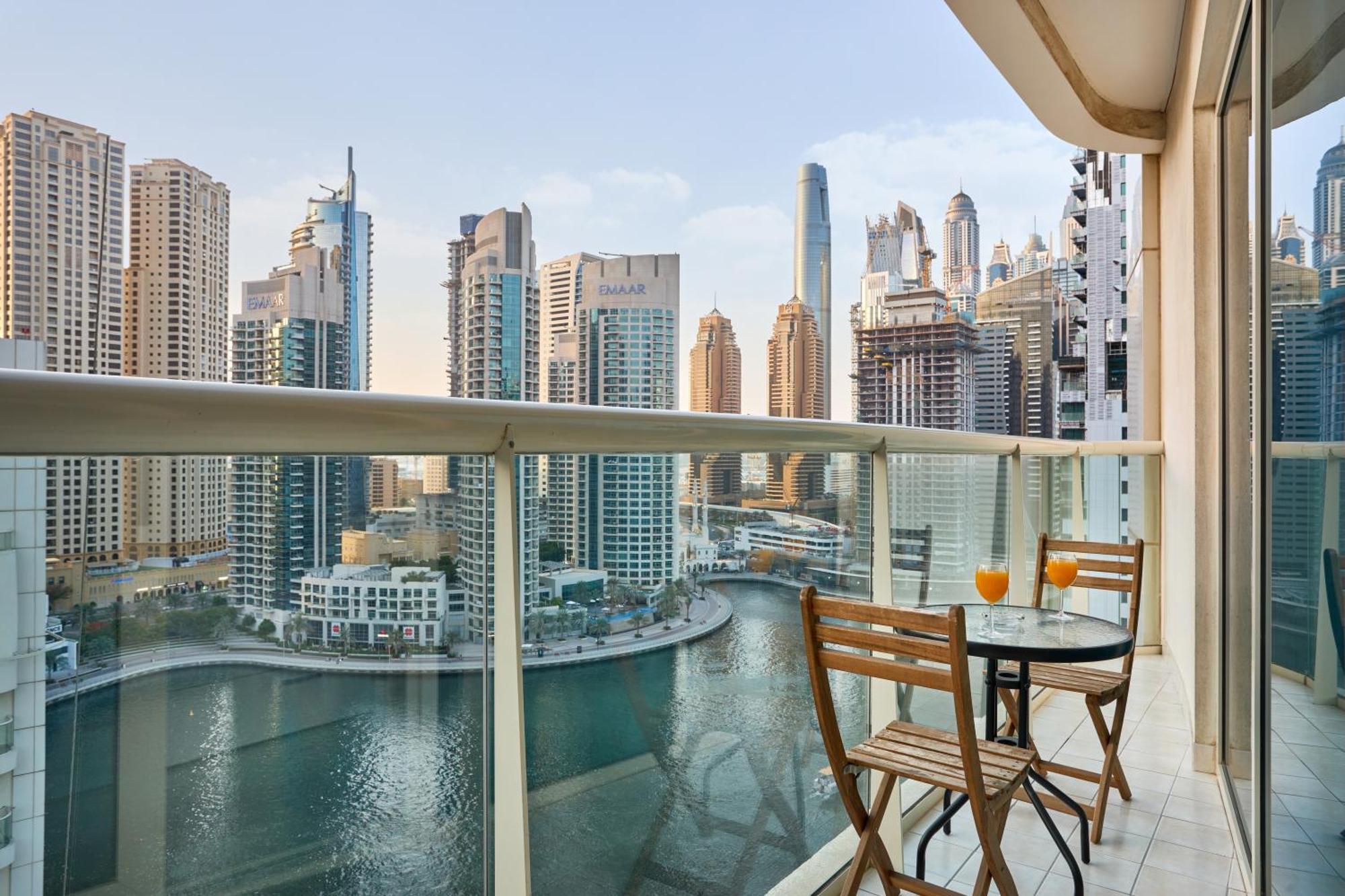 Apartment Stylish 2 Bedroom With Marina View & Balcony, Marina Dubai