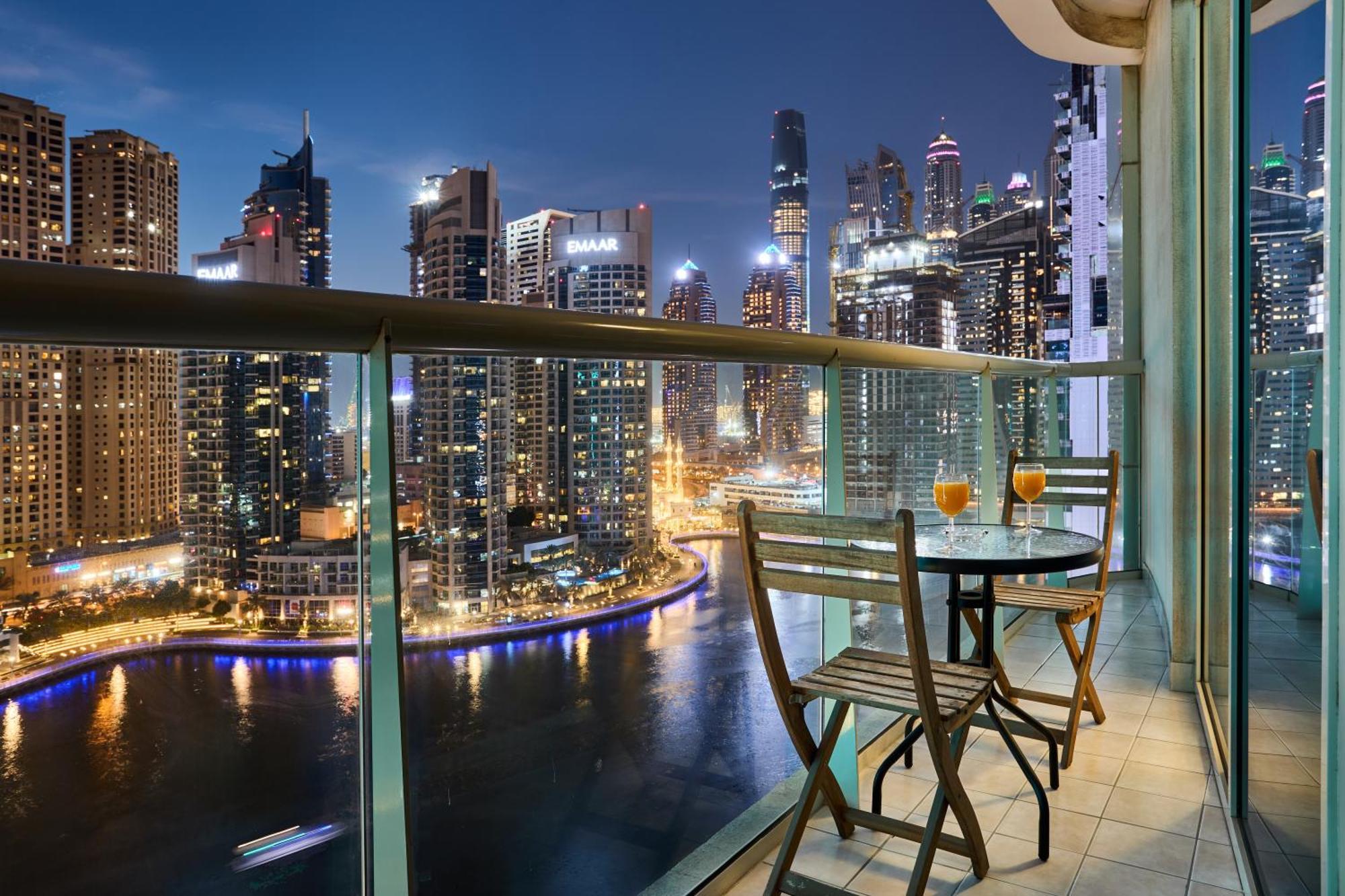 Apartment Stylish 2 Bedroom With Marina View & Balcony, Marina Dubai