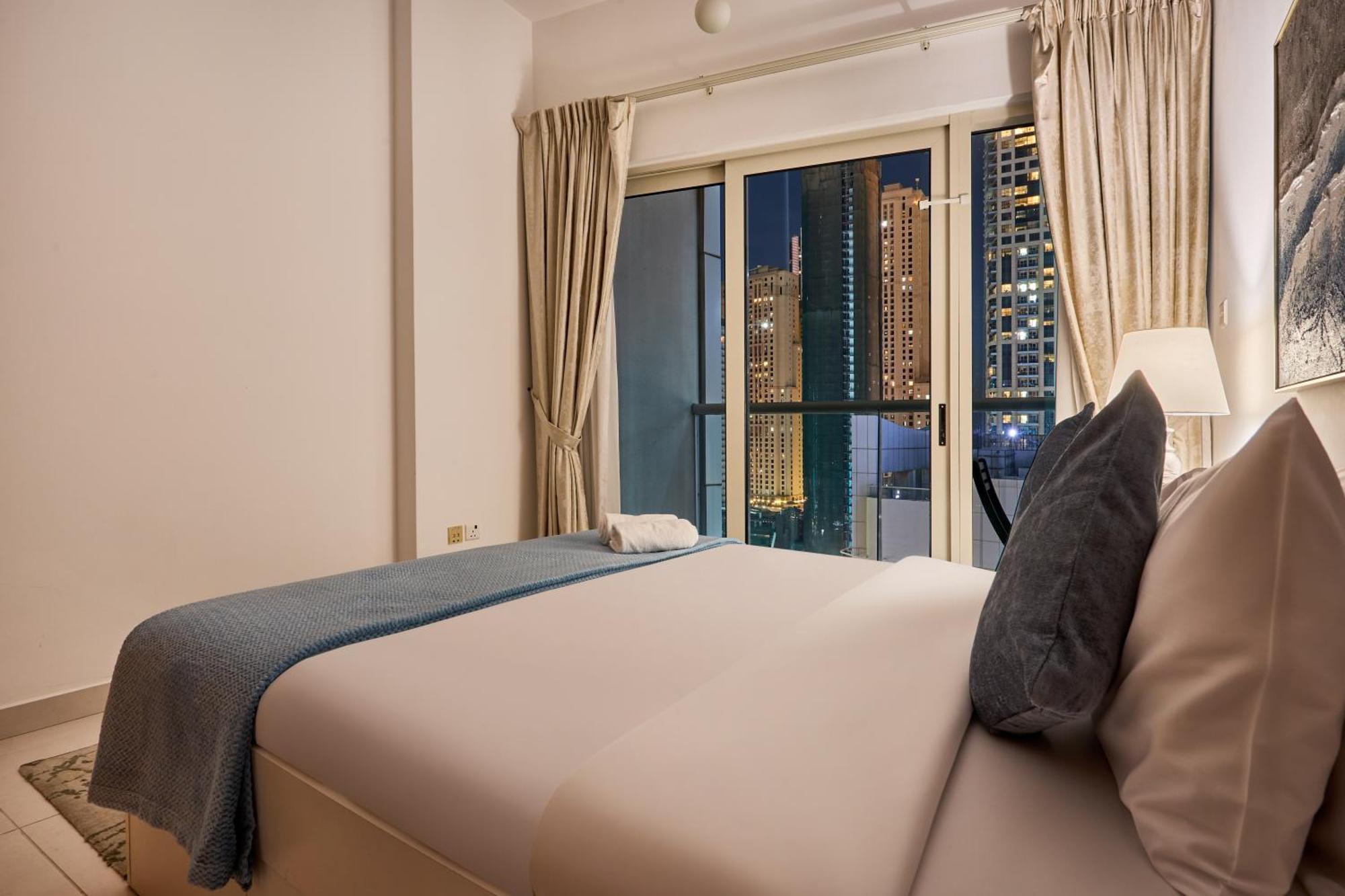 Apartment Stylish 2 Bedroom With Marina View & Balcony, Marina Dubai