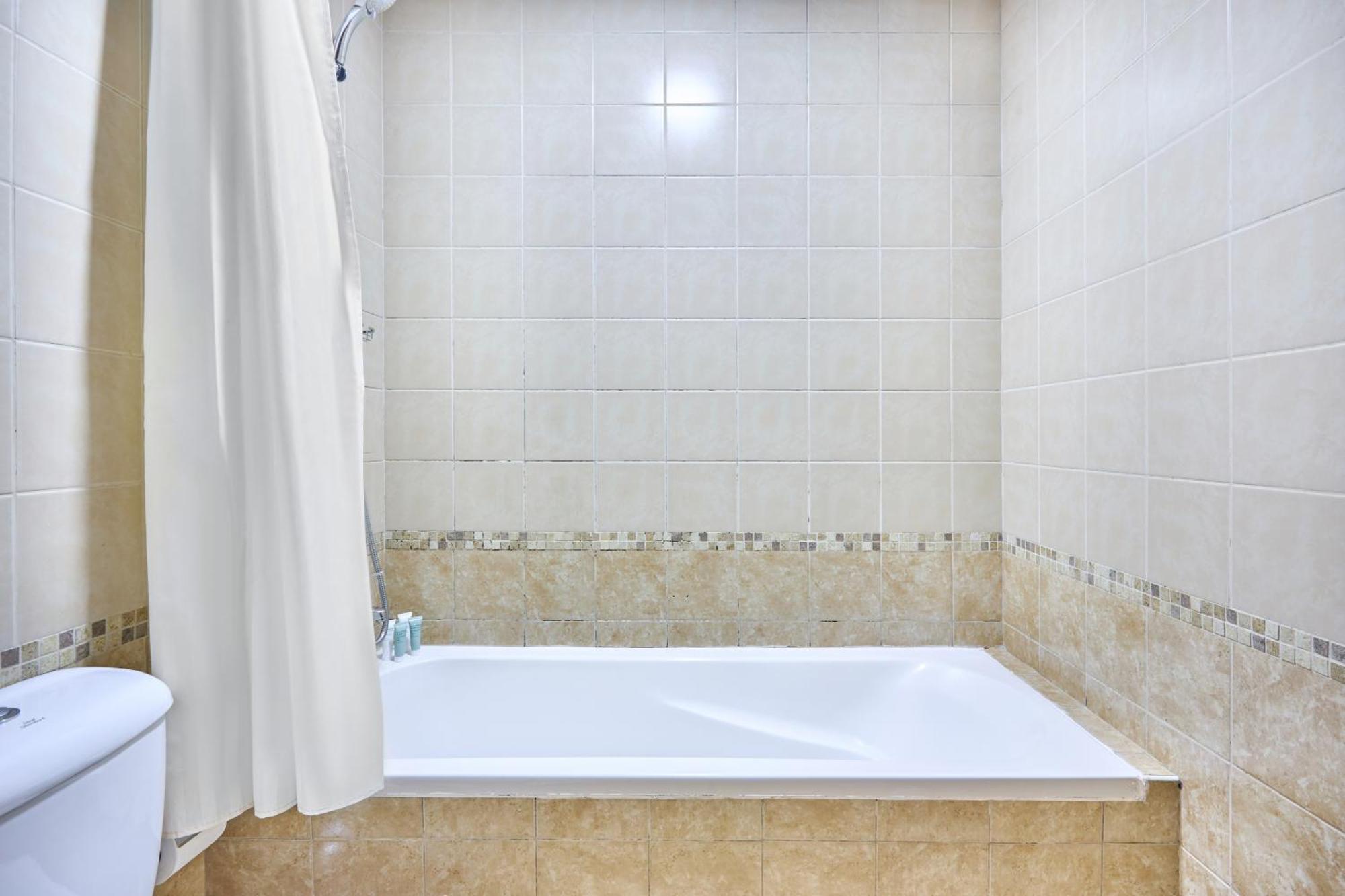 Apartment Stylish 2 Bedroom With Marina View & Balcony, Marina *